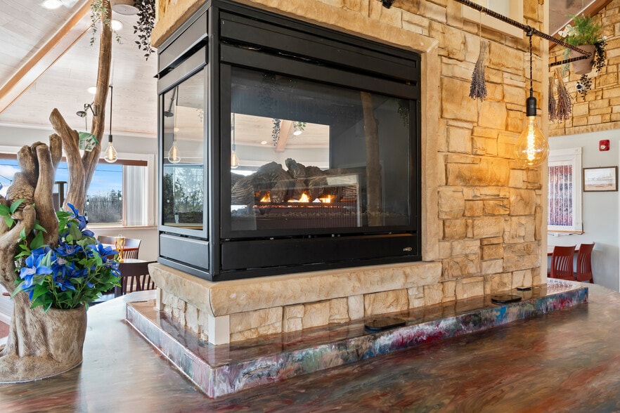 357 W Main St, Searsport, ME for sale - Interior Photo - Image 3 of 82