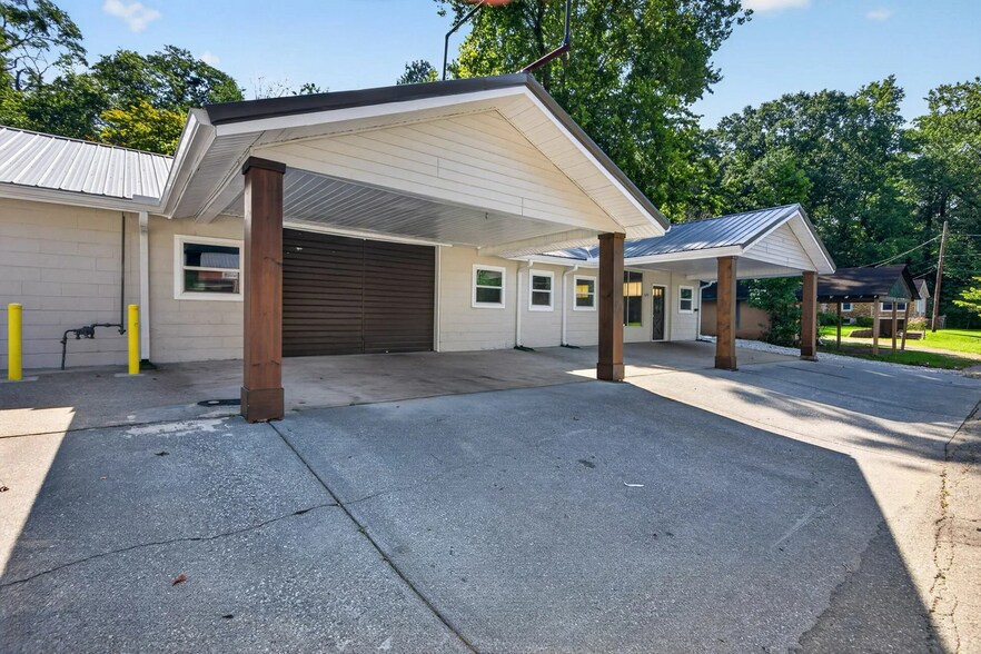 520 Reinhardt College Pky, Canton, GA à louer - Photo du bâtiment - Image 3 de 14
