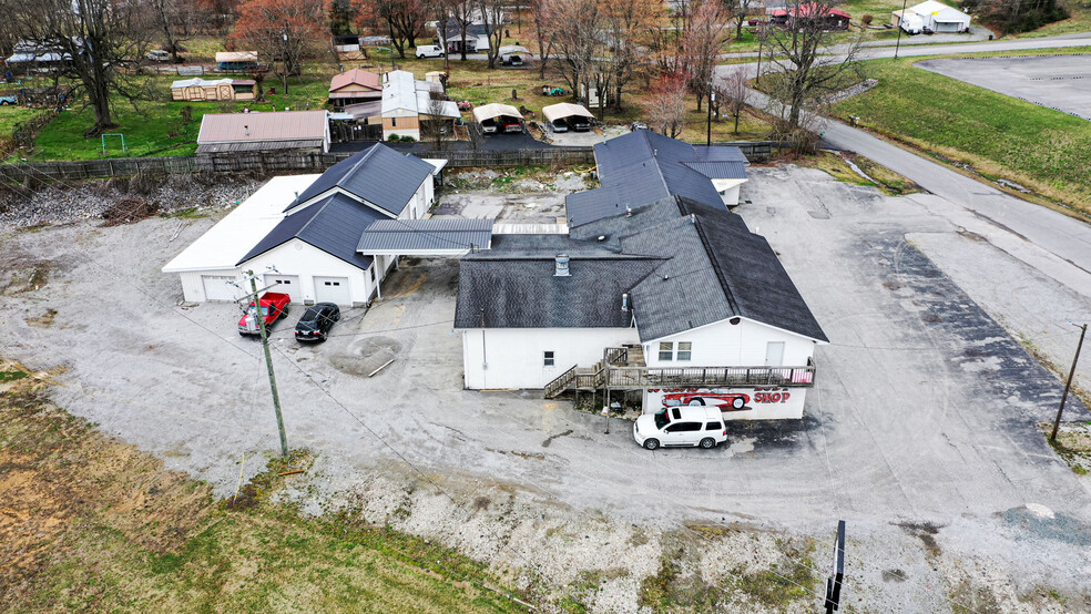 507 Doss Dr, Powderly, KY à vendre - Photo principale - Image 1 de 1