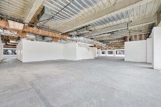 600 Anton Blvd, Costa Mesa, CA à louer Photo intérieure- Image 2 de 8