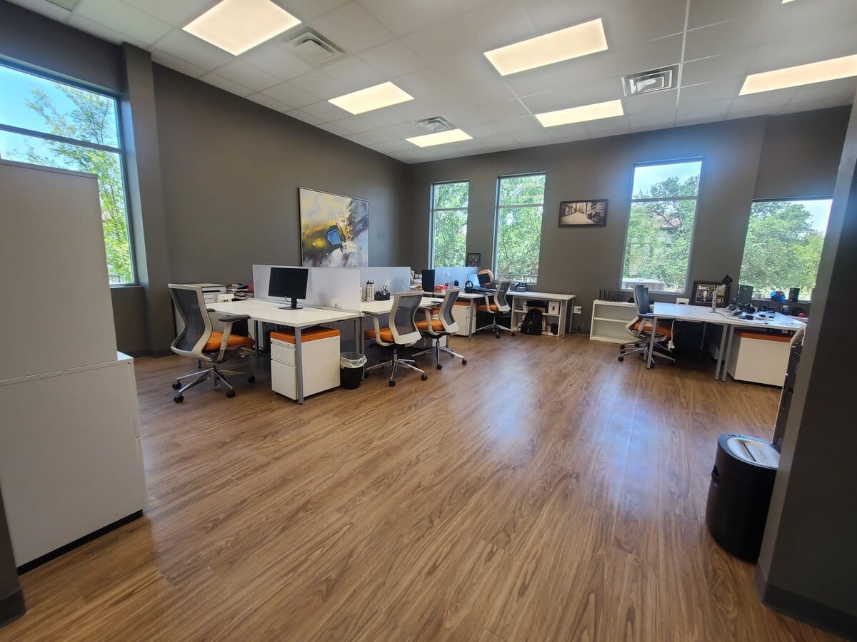 240 O Connor Ridge Blvd, Irving, TX 75038 - Unité 100 -  - Photo intérieure - Image 1 of 13