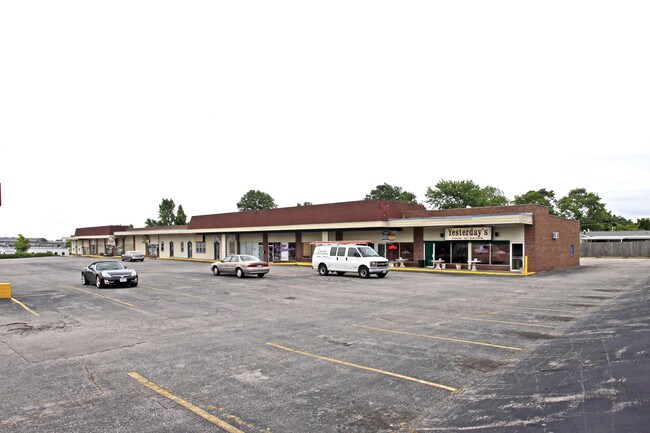 More details for 4412-4456 Woodson Rd, Saint Louis, MO - Retail for Lease
