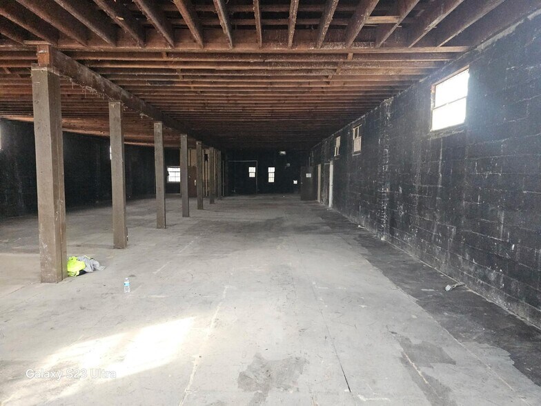 1238 E Saint Georges Ave, Linden, NJ à vendre - Photo du bâtiment - Image 3 de 7