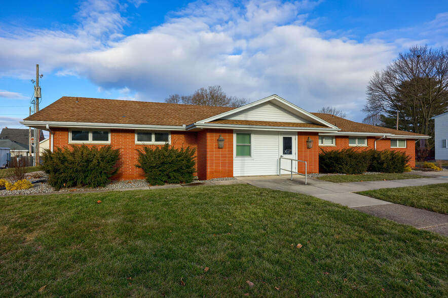 44 N 5th St, Mount Wolf, PA à vendre - Photo du bâtiment - Image 1 de 1