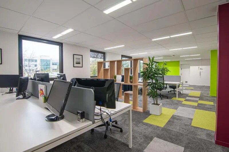 Office in Chatou for lease Interior Photo- Image 1 of 12