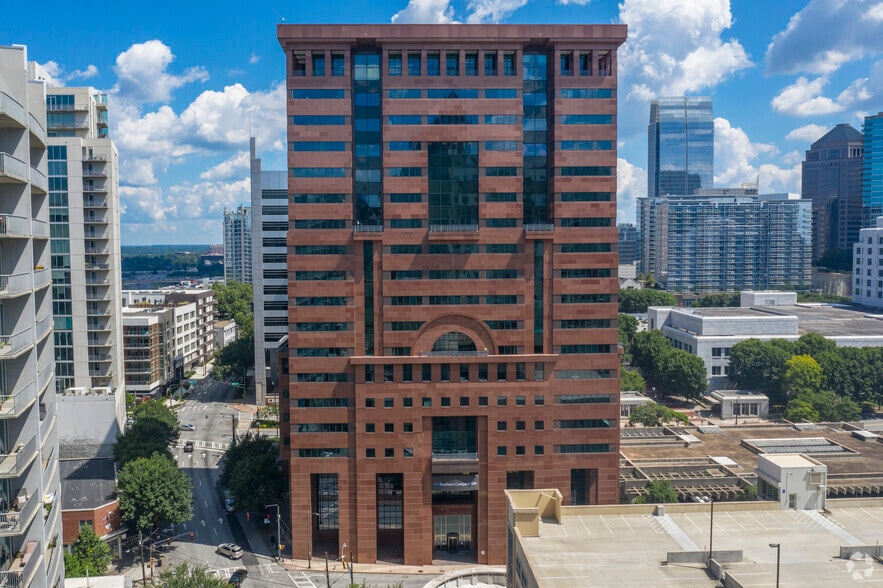 10 Peachtree Pl NE, Atlanta, GA à louer - Photo du bâtiment - Image 2 de 4