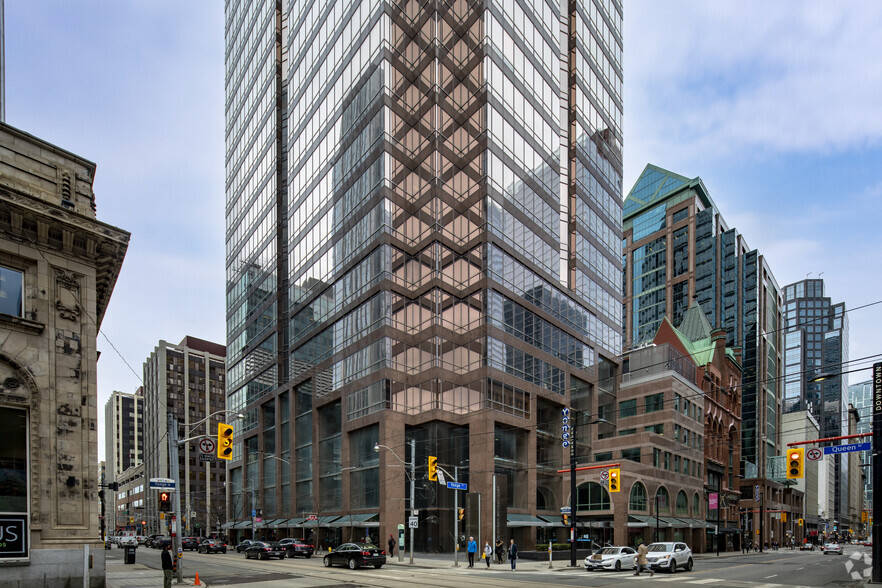 1 Queen St E, Toronto, ON for lease - Building Photo - Image 2 of 8