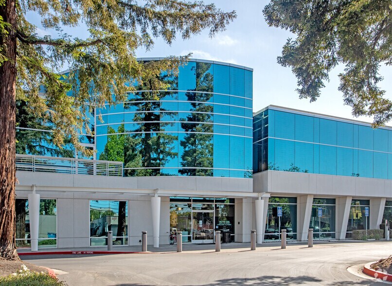 101 Jefferson Dr, Menlo Park, CA à louer - Photo du bâtiment - Image 2 de 42