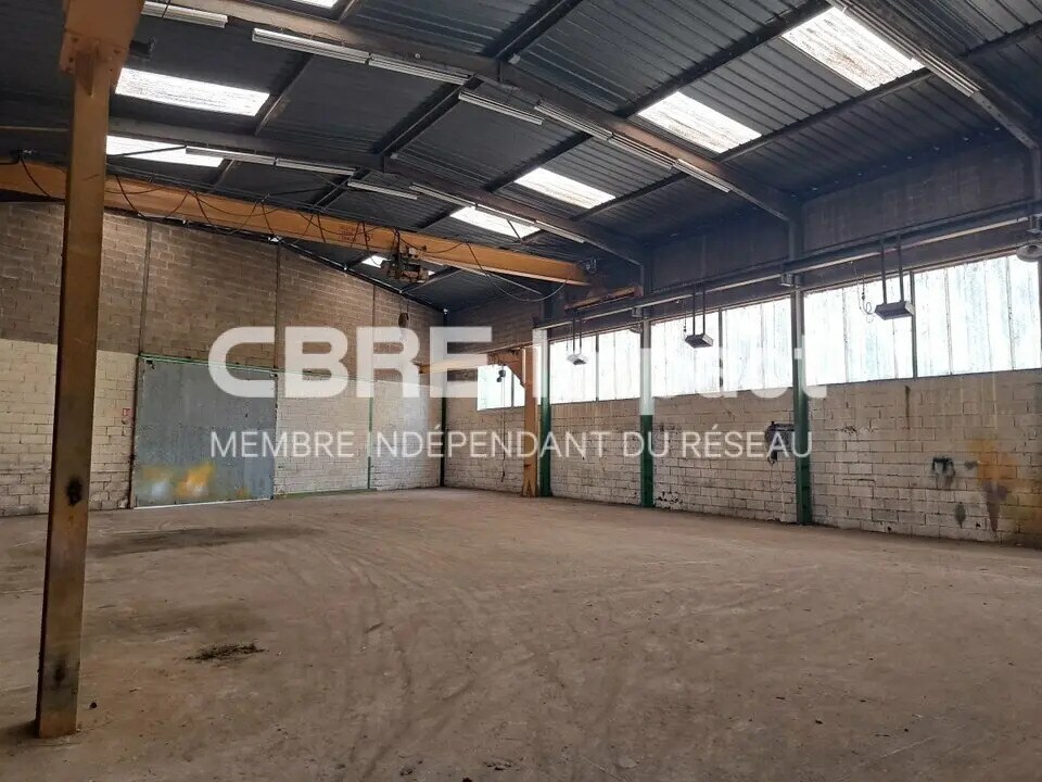 Industrial in Longvic for sale Primary Photo- Image 1 of 13