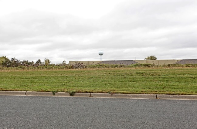 More details for 1001 18th Ave NW, Austin, MN - Retail for Sale