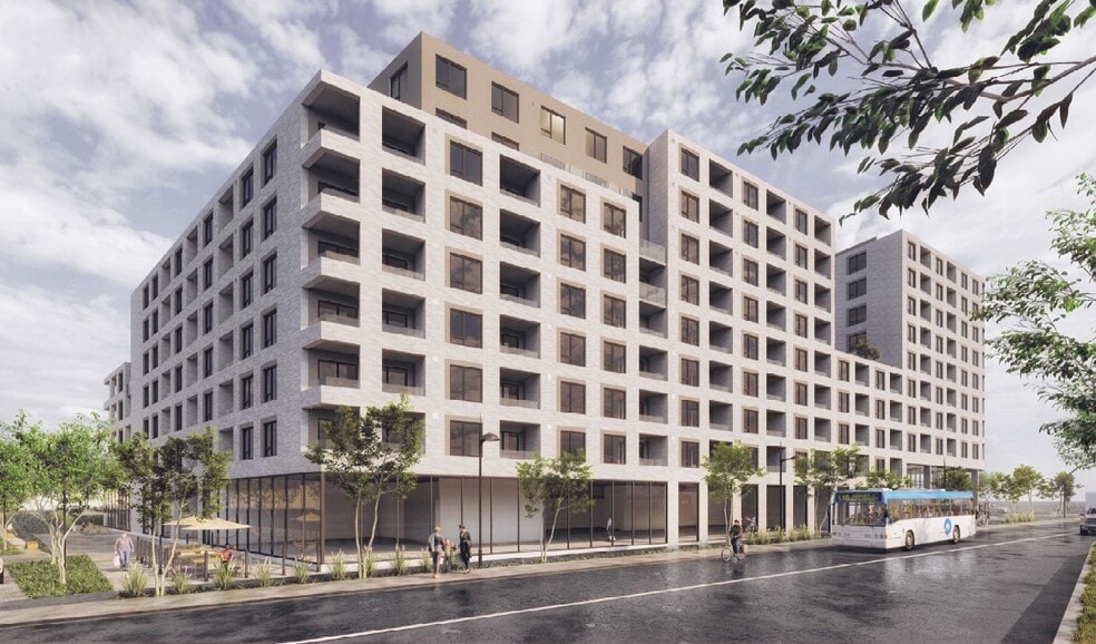 48-64 Boul Des Laurentides, Laval, QC for lease - Building Photo - Image 2 of 3