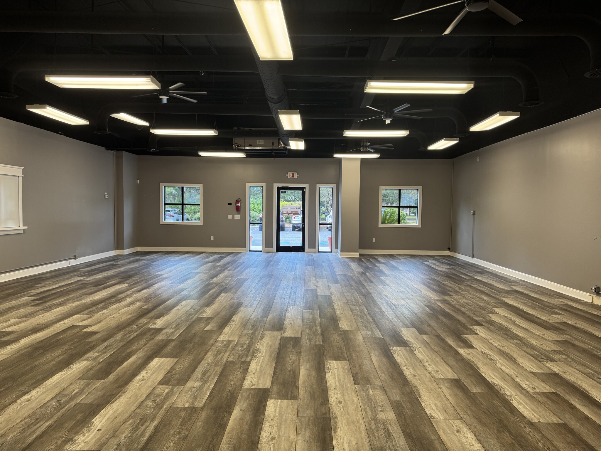 53 Persimmon St, Bluffton, SC for lease Interior Photo- Image 1 of 10