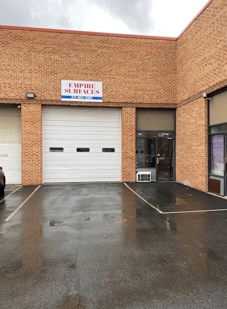 4394 Henninger Ct, Chantilly, VA à louer Photo du bâtiment- Image 1 de 4