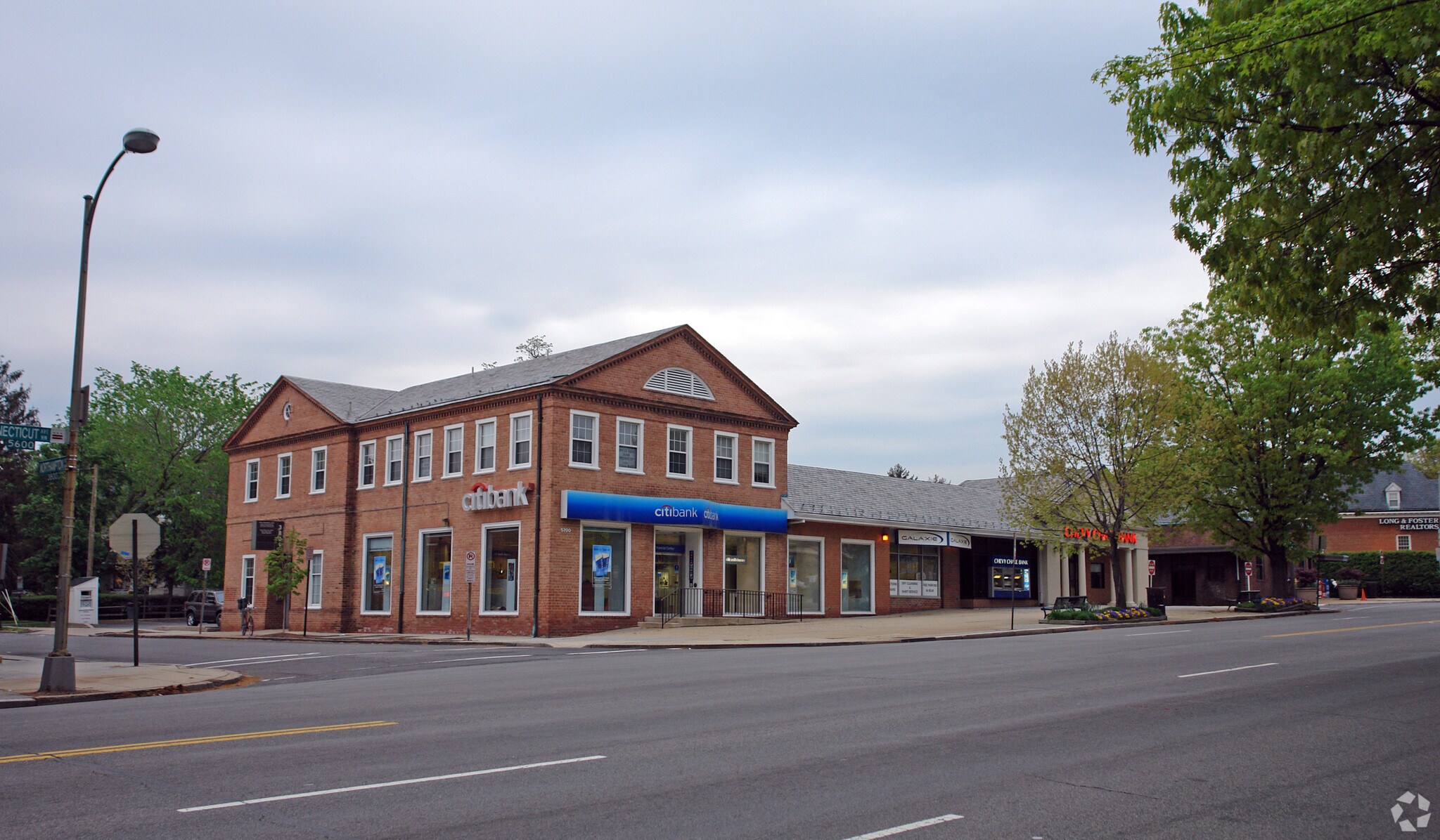 5700-5714 Connecticut Ave NW, Washington, DC à louer Photo principale- Image 1 de 4