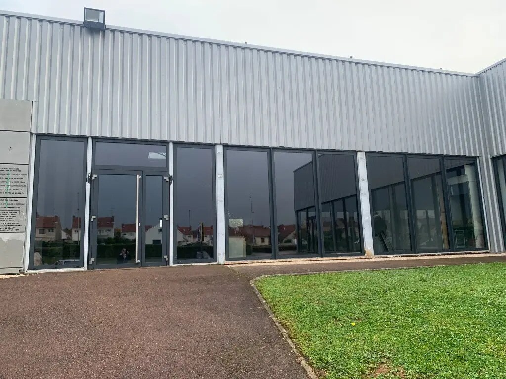 Retail in Marsannay-la-Côte for lease Building Photo- Image 1 of 7