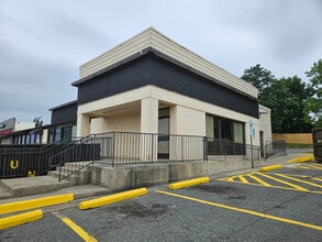17360 Dumfries Rd, Dumfries, VA for lease Building Photo- Image 2 of 4
