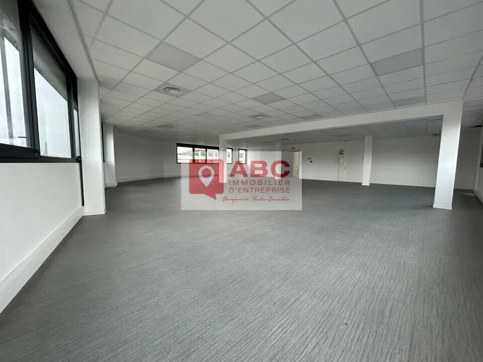 Office in Lattes for lease Interior Photo- Image 1 of 7