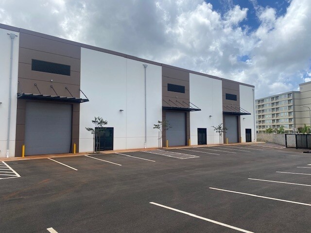 94-1245 Halehana, Waipahu, HI à louer - Photo du bâtiment - Image 3 de 8