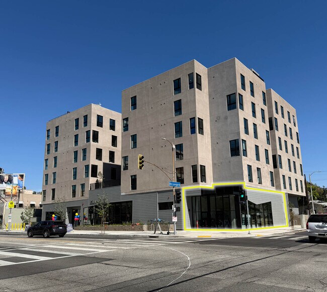 Plus de détails pour 1410 N Highland Ave, Los Angeles, CA - Commerce de détail à louer