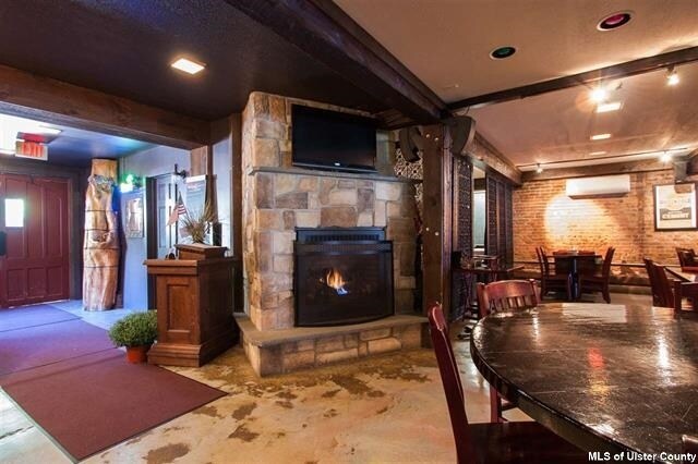 388 Main St, Rosendale, NY à vendre - Photo intérieure - Image 3 de 54