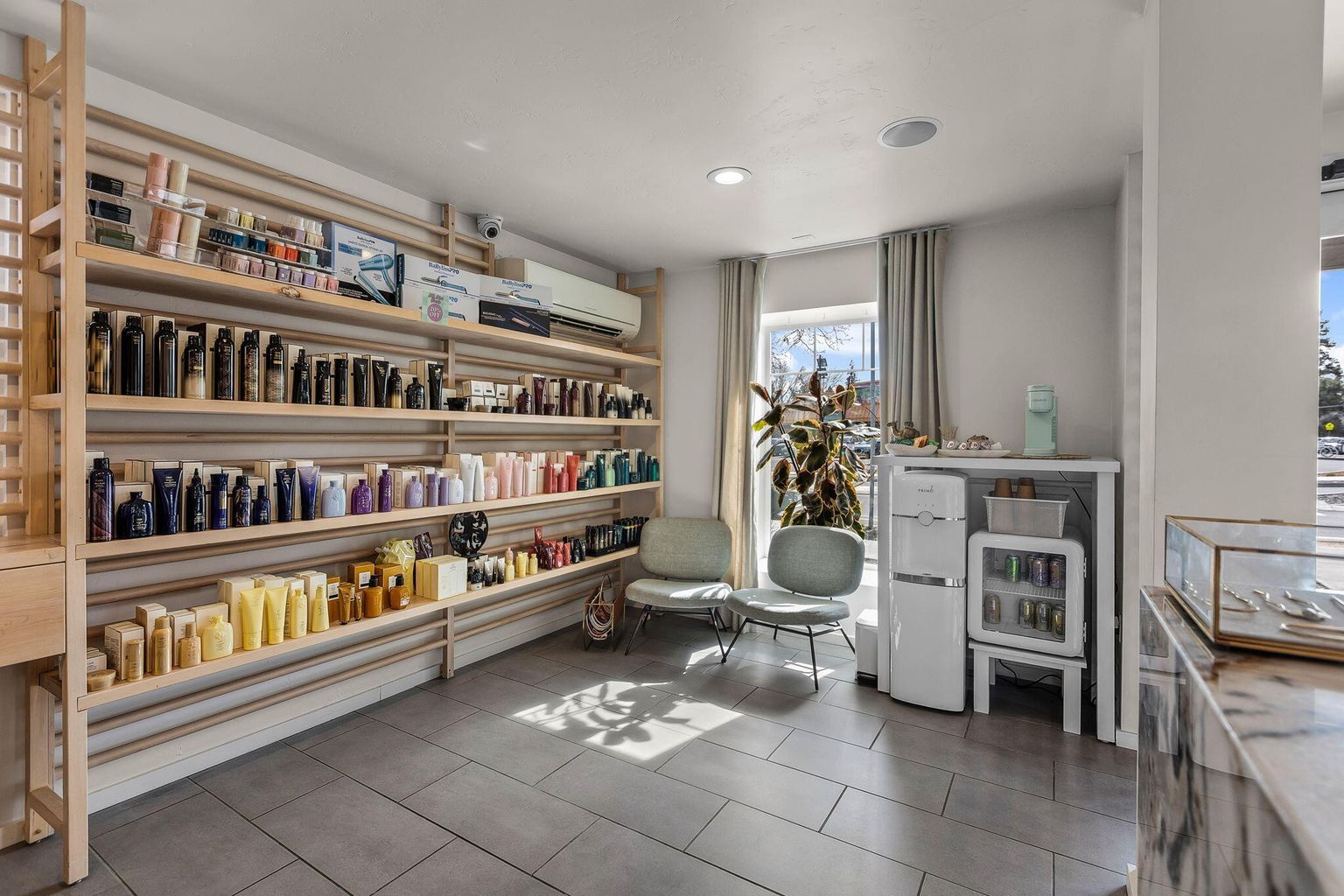 1132 NW Newport Ave, Bend, OR for sale Interior Photo- Image 1 of 9