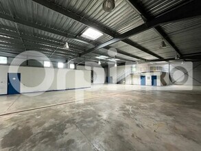 Office in Vert-Saint-Denis for lease Interior Photo- Image 2 of 10