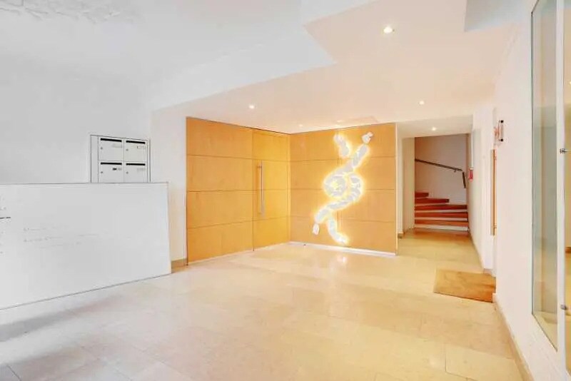 Bureau dans Malakoff à louer - Hall d’entrée - Image 2 de 30