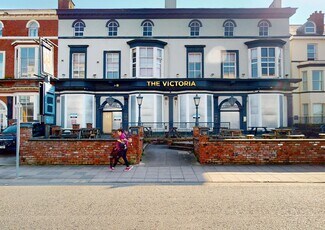 Plus de détails pour The Victoria, 42-43 Promenade, Southport - Commerce de détail à vendre