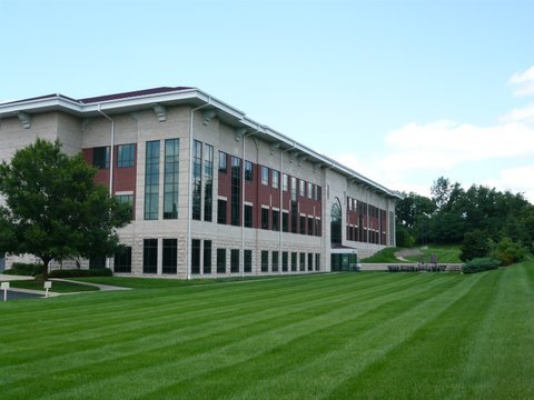 1700 Eastpoint Pky, Louisville, KY à louer - Photo du bâtiment - Image 2 de 4