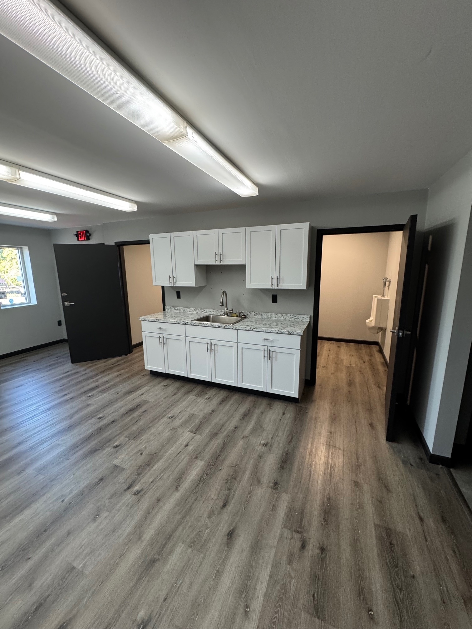 42 Crestway, Hamden, CT for sale Interior Photo- Image 1 of 3