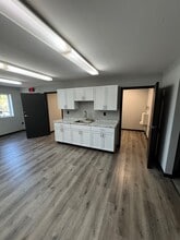 42 Crestway, Hamden, CT for sale Interior Photo- Image 1 of 3