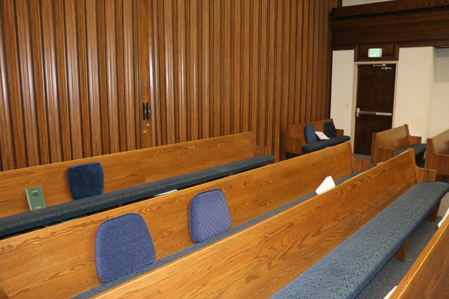 155 Coventry Ln, North Salt Lake, UT à vendre - Photo du bâtiment - Image 3 de 13