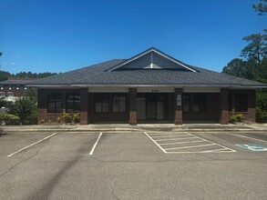 2014 Litho Pl, Fayetteville, NC for lease Building Photo- Image 1 of 2