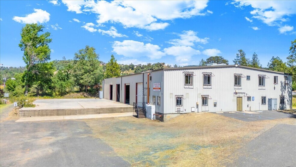 20833 Mechanical Dr, Sonora, CA à vendre - Photo du bâtiment - Image 2 de 52
