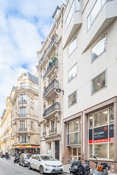 3 Rue De Chazelles, Paris à louer - Photo du bâtiment - Image 3 de 5