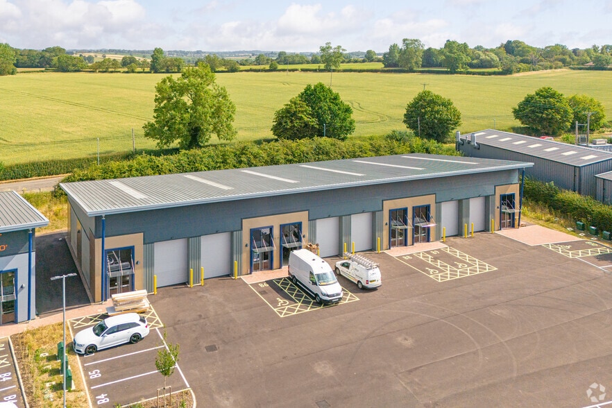 Wistow Rd, Leicester à louer - Photo du bâtiment - Image 2 de 5