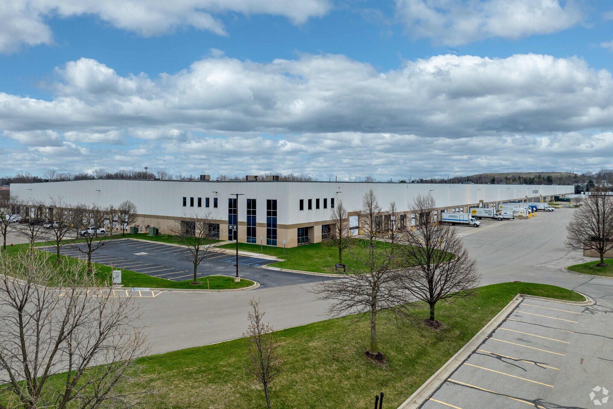 325 W Silverbell Rd, Orion Township, MI à vendre Photo principale- Image 1 de 1