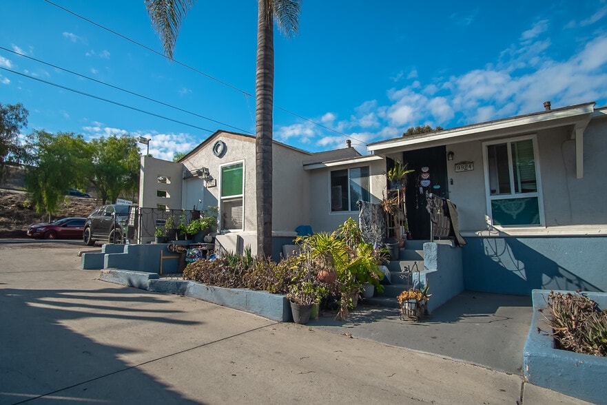 9922-9934 Buena Vista Dr, Spring Valley, CA à vendre - Photo du bâtiment - Image 2 de 19