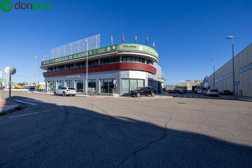Commerce de détail dans Peligros à vendre - Photo du bâtiment - Image 2 de 50