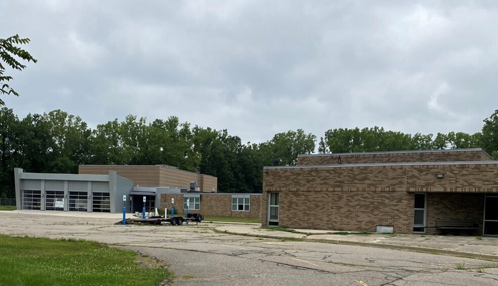 155 E Glass Rd, Ortonville, MI for sale - Building Photo - Image 1 of 4