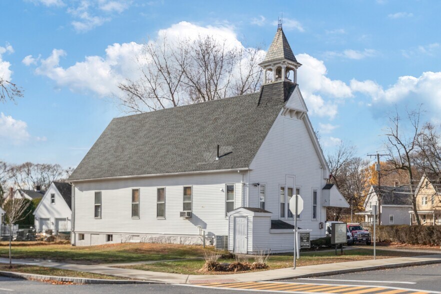 1 C St, Framingham, MA à vendre - Photo du bâtiment - Image 3 de 37