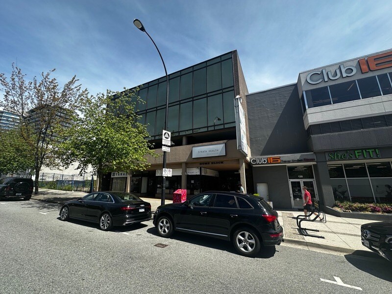 1124-1128 Lonsdale Ave, North Vancouver, BC à louer Photo du bâtiment- Image 1 de 2