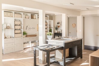 160-164 Los Gatos Saratoga Rd, Los Gatos, CA for lease Interior Photo- Image 1 of 4