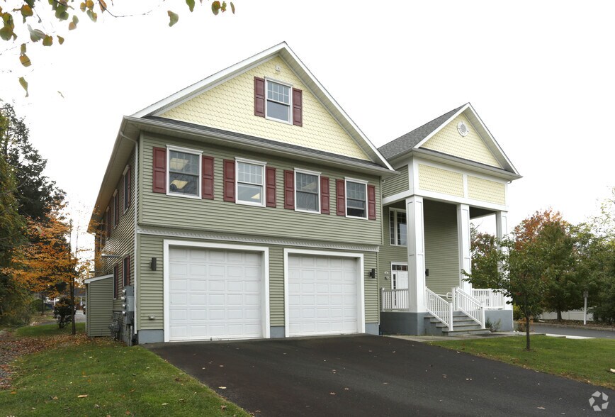 249 Clinton Ave, Toms River, NJ à louer - Photo du bâtiment - Image 2 de 5