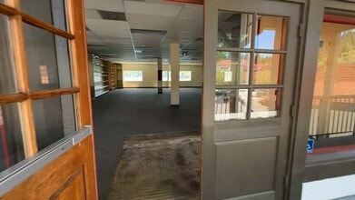 28200 Hwy 189, Lake Arrowhead, CA à louer - Vidéo sur l’inscription commerciale 