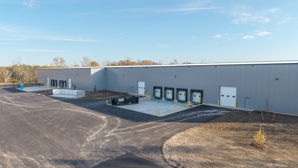 5725 52nd Street, Grand Rapids, MI for lease - Building Photo - Image 3 of 5