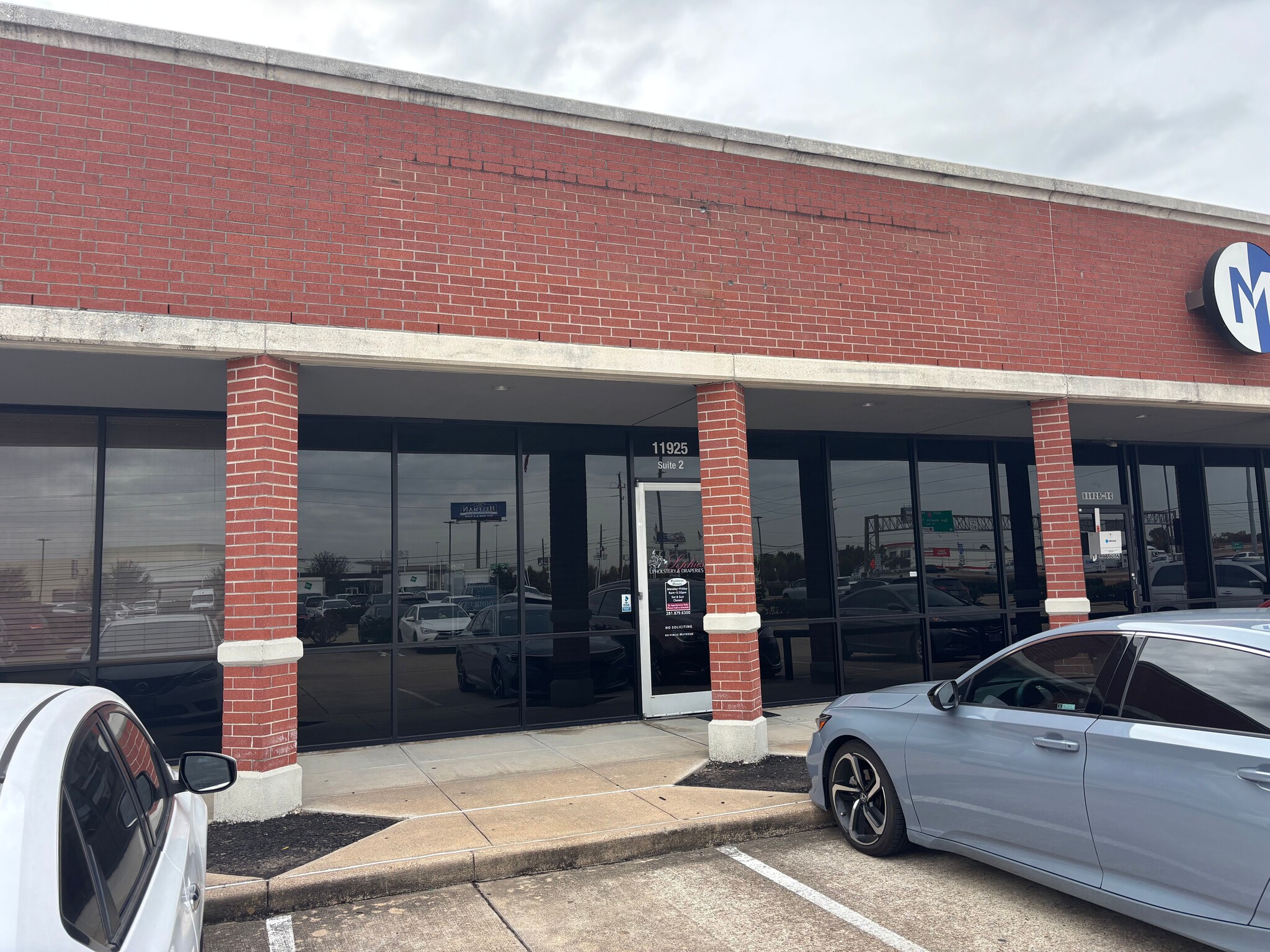 11925 Southwest Fwy, Stafford, TX for lease Interior Photo- Image 1 of 10