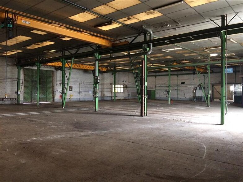 Avenue Des Industries, Ambarès-et-Lagrave for lease - Interior Photo - Image 2 of 11