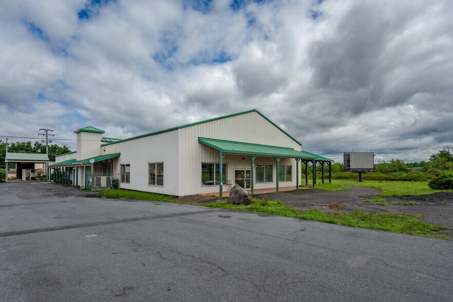4300 Manor Dr, Stroudsburg, PA à louer - Photo du bâtiment - Image 3 de 3
