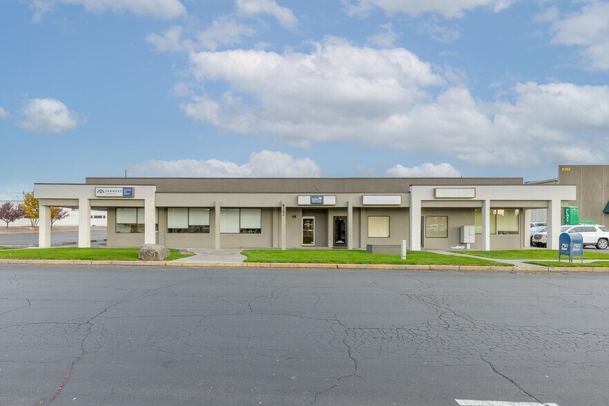 8382 Gage Blvd, Kennewick, WA à louer - Photo du bâtiment - Image 2 de 4